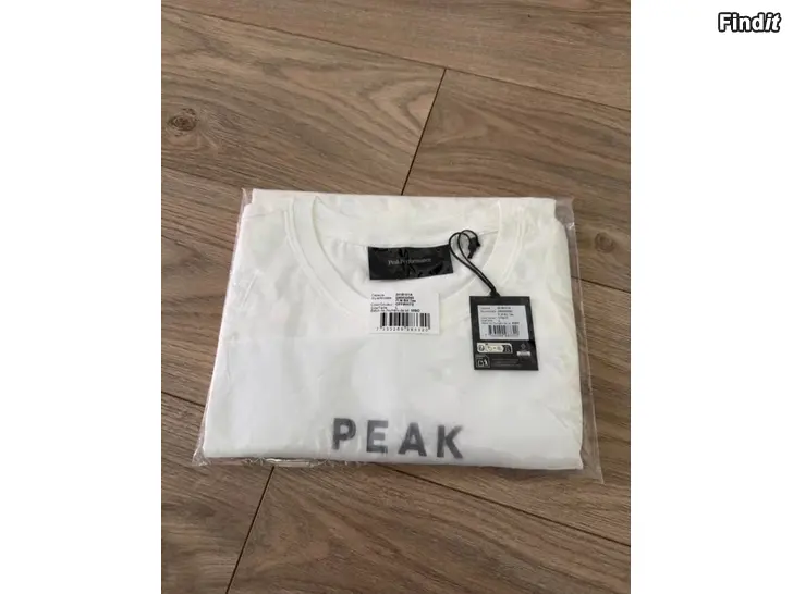 Säljes Uusi Peak performance t-paita