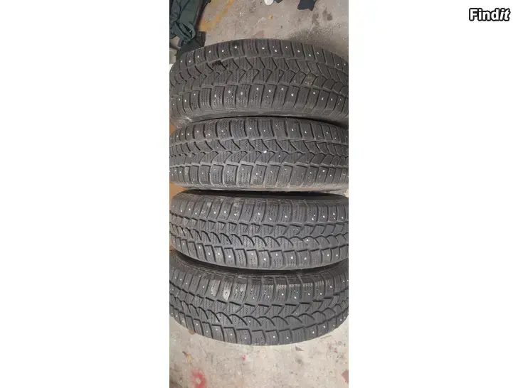 Myydään 195/65 R15 VW GOLF Talvirenkaat