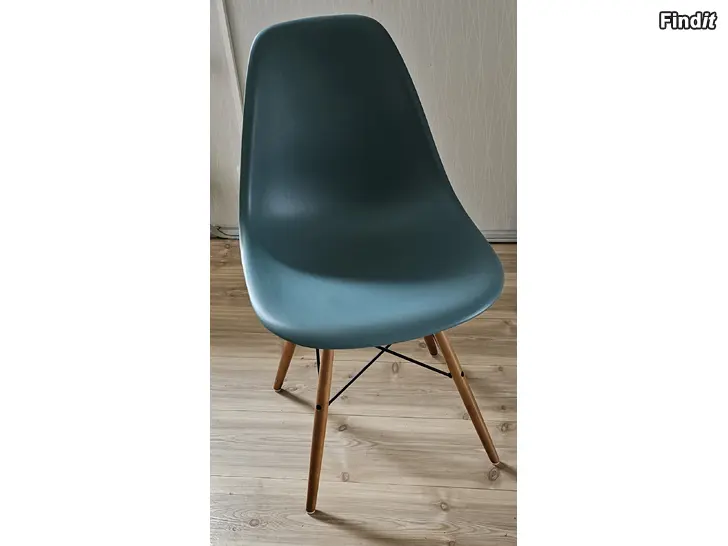 Säljes Snygg designstol, Vitra Eames DSW