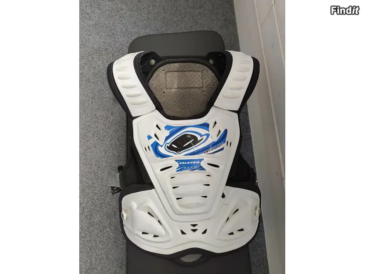 Myydään UFO rygg  bröstplatta