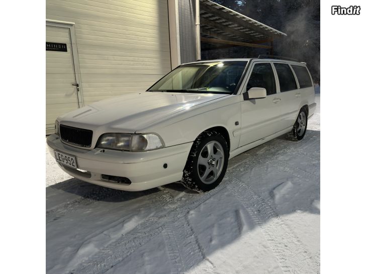 Myydään Volvo V70 T5 man. 1998