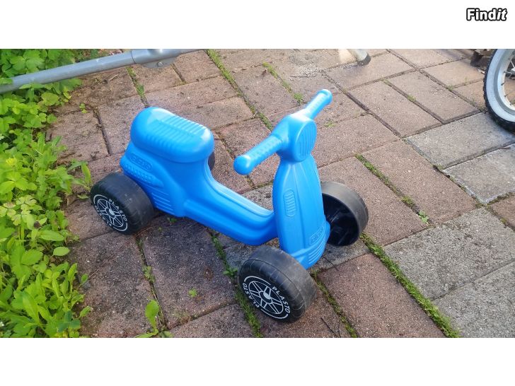 Myydään Plasto sininen mopo -14e