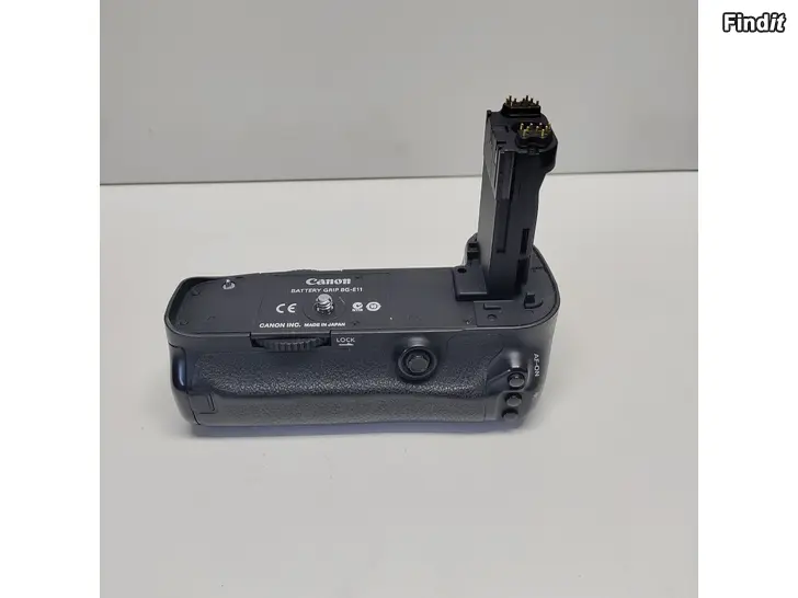 Myydään Akkukahva BG-E11 Canon