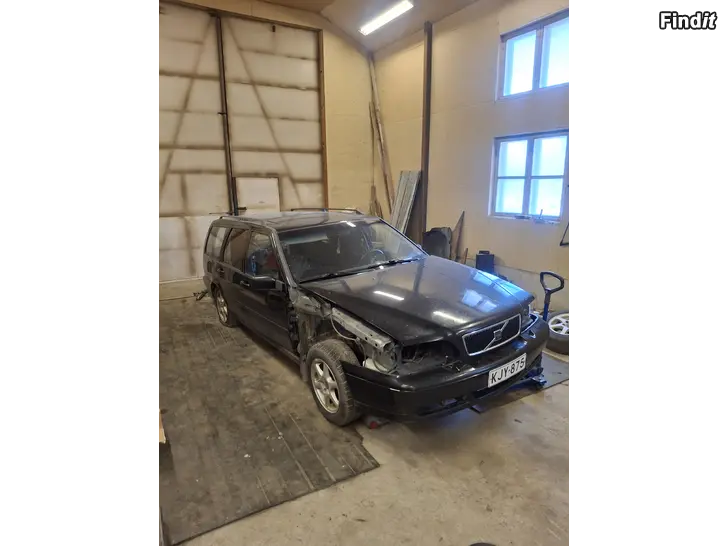 Säljes V70 säljes i delar