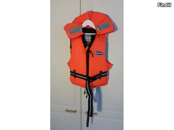 Myydään Baltic pelastusliivi 30-50kg -hinta 20e