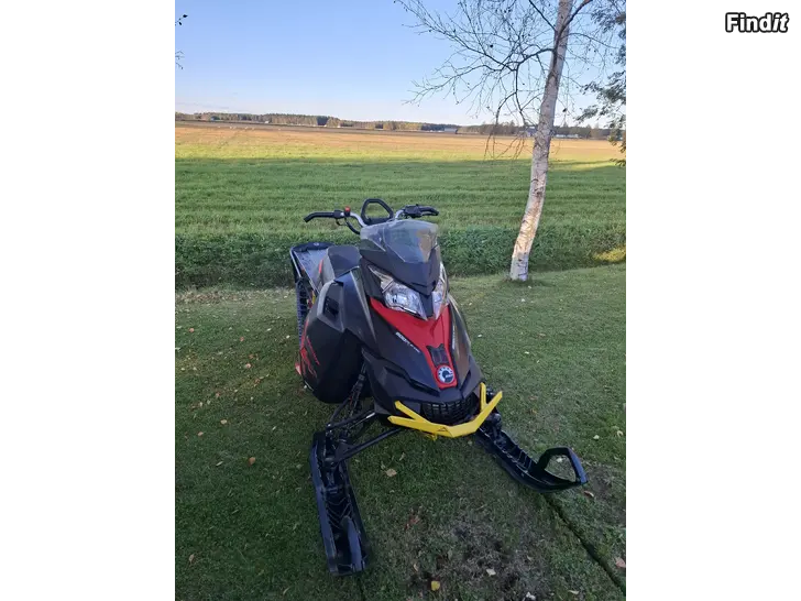 Säljes Ski-Doo summit 800etec 146