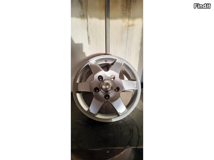 Myydään KIA 16 Alumiinivanteet