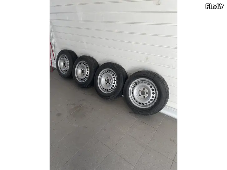 Säljes Vw T5 transporter sommardäck + plåtfälgar