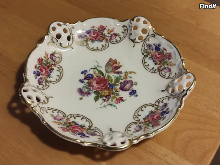 Myydään Rosenthal Molière -lautanen, Antiikkiposliinikukka, 1940-luku