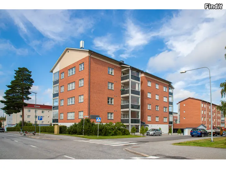 Säljes Lägenhet 3r + k + b 71 m² + biltak i Smedsby