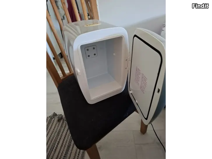 Myydään Minijääkaappi