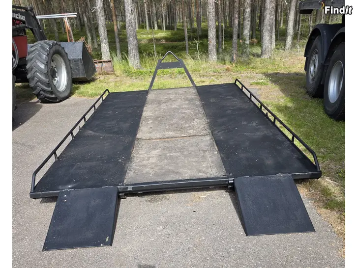 Myydään Pikkukoukku lava