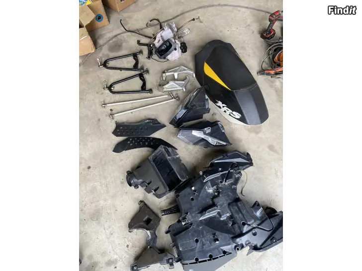 Säljes Säljes Ski-doo mxz xrs 800 e-tec 2011 i delar