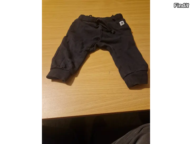 Säljes Byxa storlek 62....