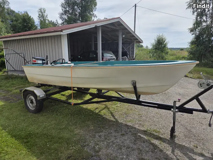 Säljes Marianne styrpulpetbåt + Yamaha 20 hk + trailer