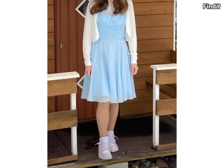 Myydään Juhlamekko