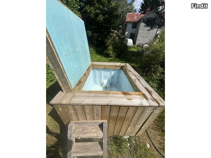 Säljes Isbad med isolerat trälock