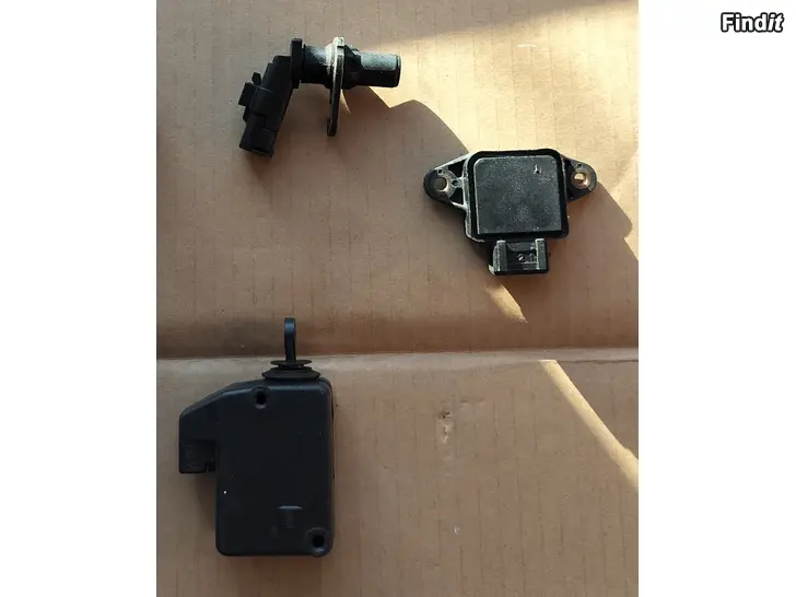 Myydään Kampiakselin asentotunnistin kaasuläpäkotelo kaasuläpän asentotunnistin