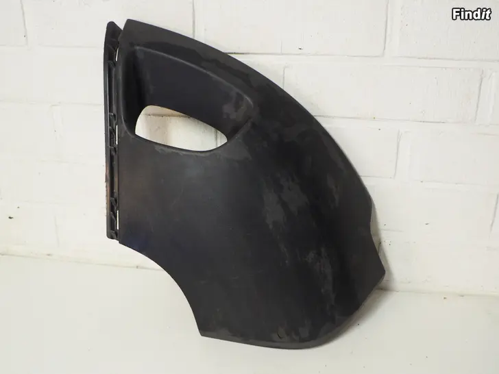 Myydään Volvo XC90 07-12 etupuskurin sivumuovi vasen Genuine Side Cover 30678950