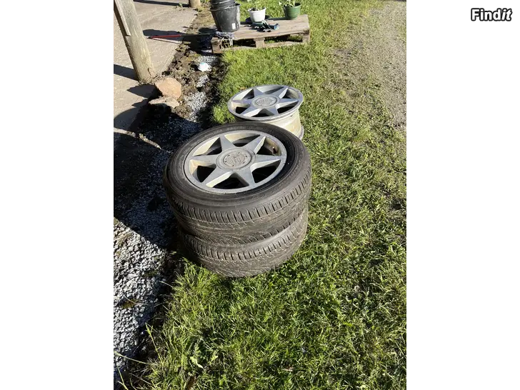Myydään Aluminiumfälgare R16 momo