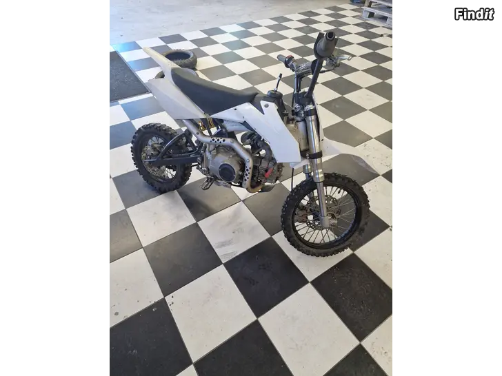 Säljes YCF 125 cc
