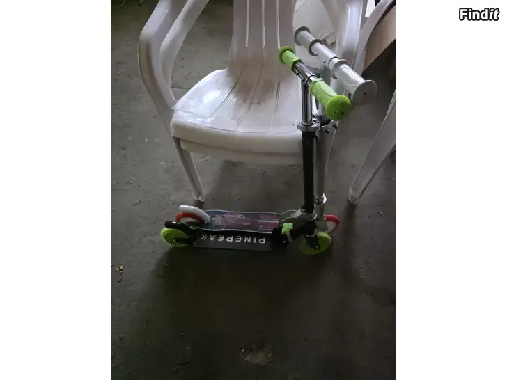 Säljes 2 stycken barnsparkcyklar