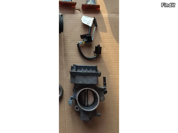 Myydään Kaasuläpäkotelo kytkinpolkimenanturi Peugeot Citröen