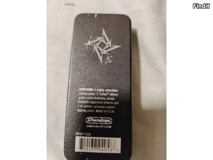 Säljes James Hetfield signaturplektrum