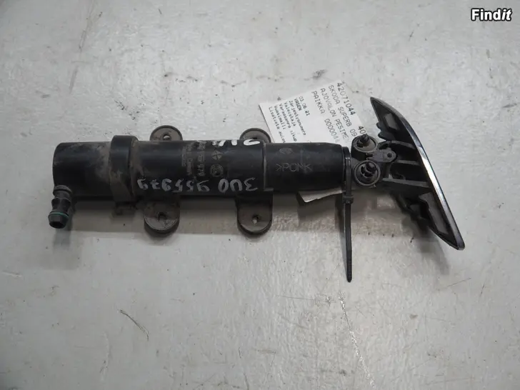 Myydään Skoda SuperB 09-15 Ajovalon pesimen suutin 3U0955979