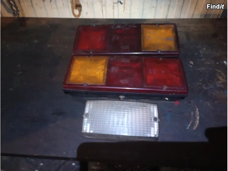 Säljes Talmu baklyktor 2 st