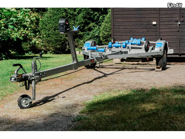 Myydään Venetraileri AKU BP1500-RB