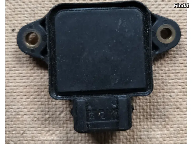 Myydään Bosch Bitron polttoainerele kaasuläpäanturi ruiskuboksi