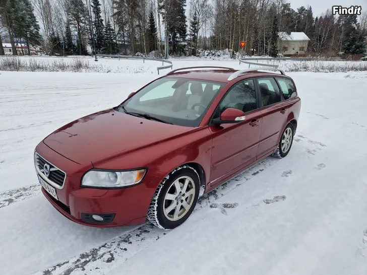 Myydään Volvo v50 2011 D2
