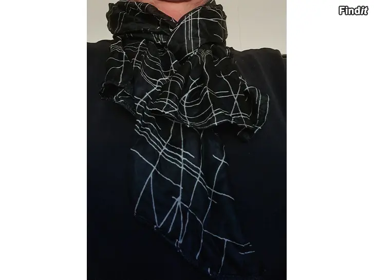 Myydään Voglia silkkihuivi