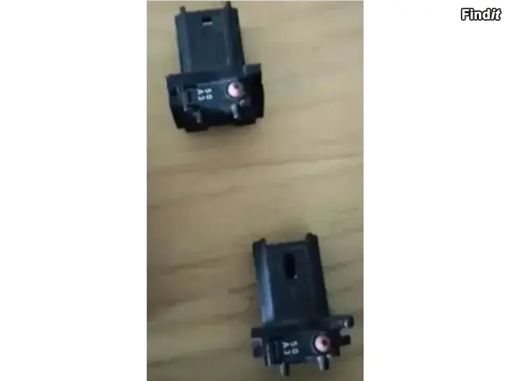 Myydään Mikrokytkin akkun kiinnike