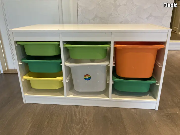 Säljes Hyllar