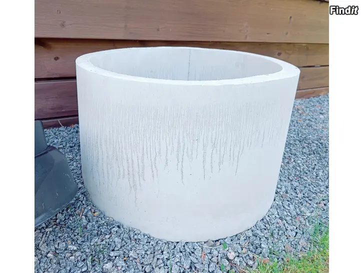 Säljes Betong kruka