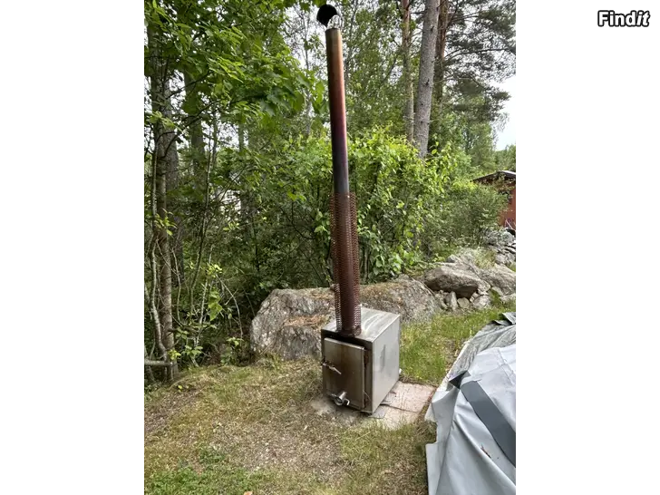 Myydään Teräksinen puukiuas / vesipata piipulla