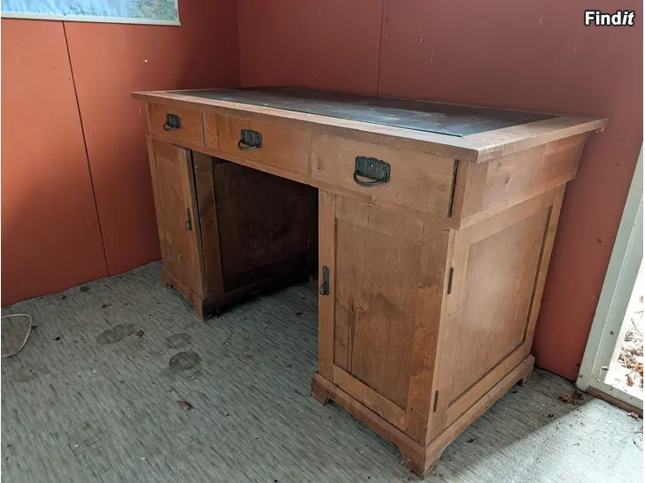 Säljes Gammalt skrivbord