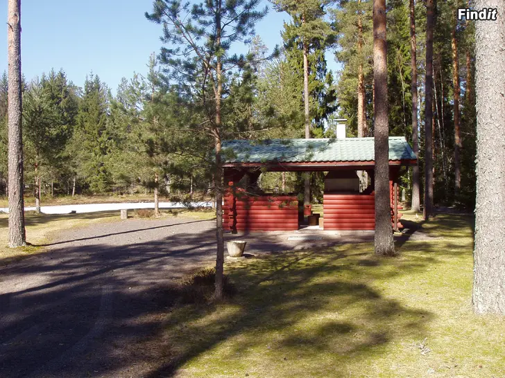 Vuokrataan ASUNTOVAUNU TONTTEJA    kesämökki