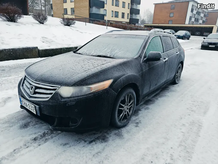 Myydään Honda Accord 2,2 -09