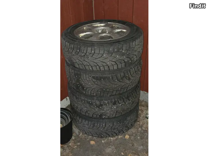 Säljes 195/65 R15 Vinterdäck + fälg