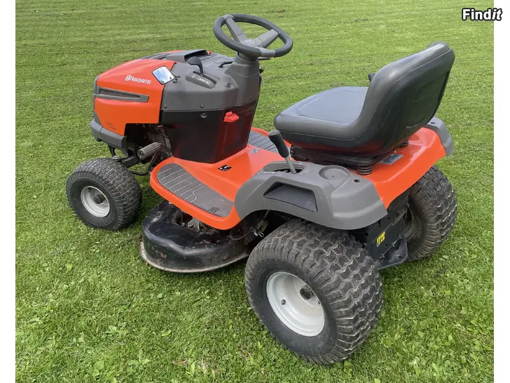 Säljes Husqvarna LT151 åkgräsklippare  Kohler Courage 15 hk
