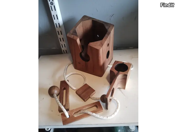 Myydään Pullopiilo / pullopalapeli