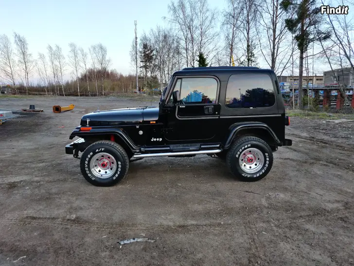Myydään Jeep Wrangler yj kovakatto