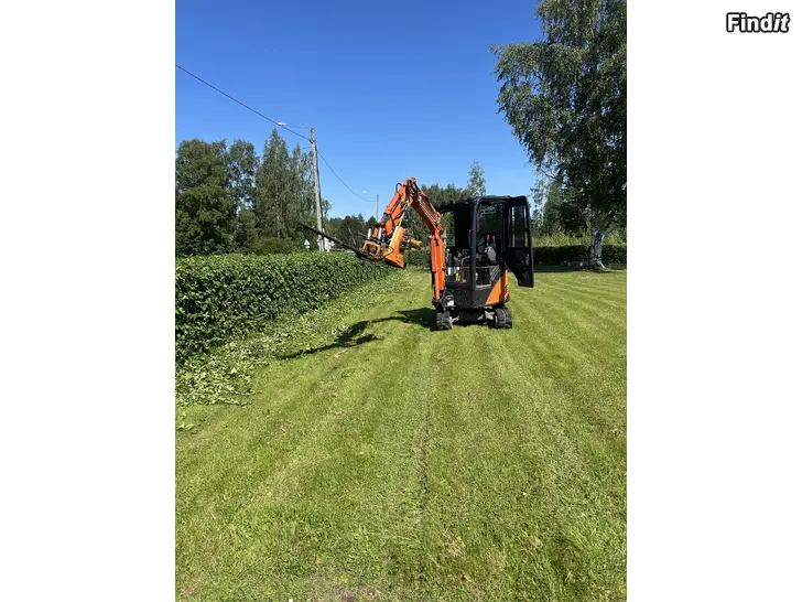 Säljes Slyröining med minigrävare