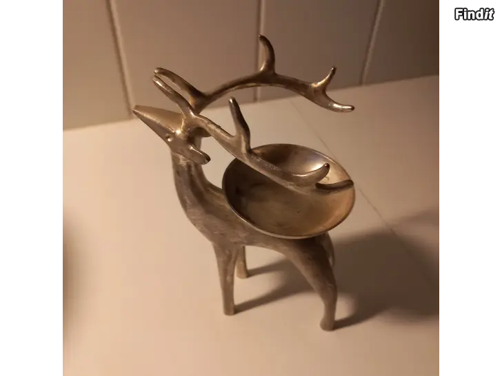 Myydään Pentik poro