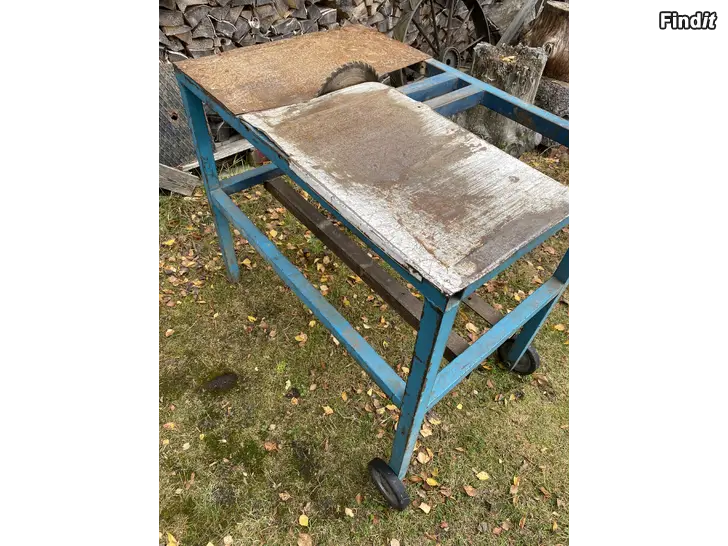 Myydään Metallipöytä , sirkkelinterällä ja aksila