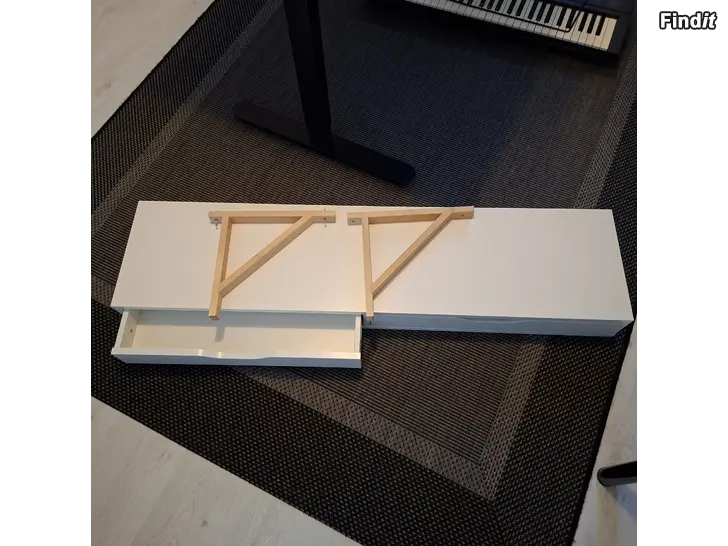 Säljes Vägghylla Ekby Alex, Ikea