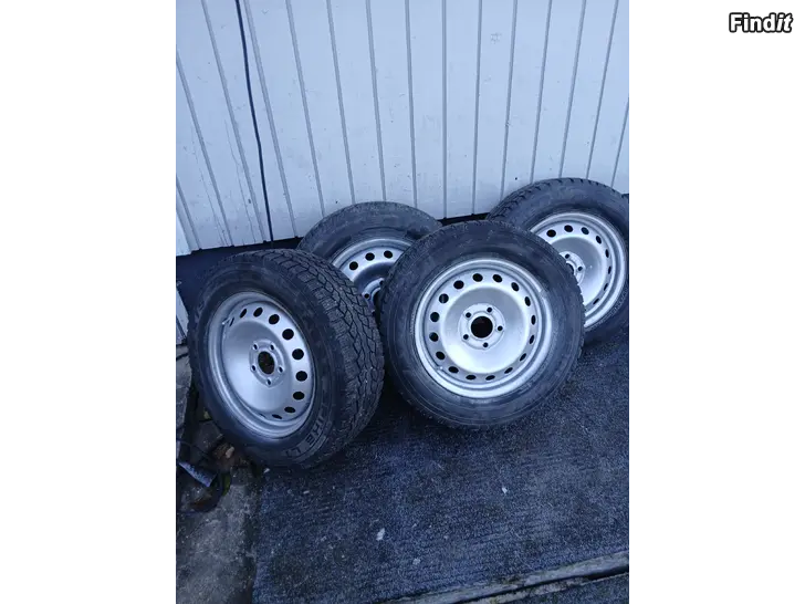 Säljes Paketbils vinterdäck